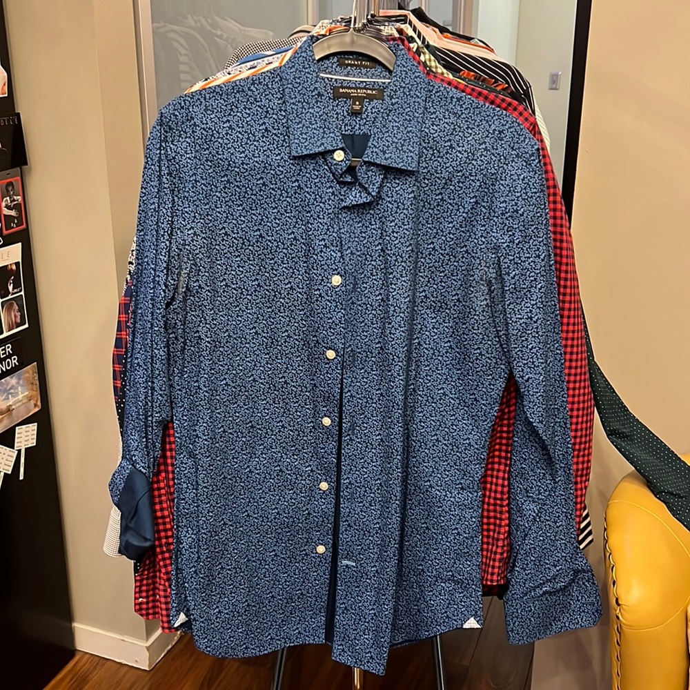 Men’s Small Banana Republican Button Up blue and with light blue floral